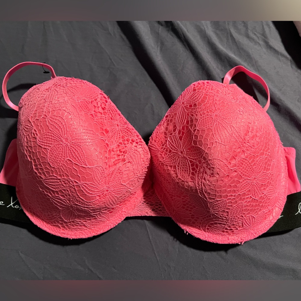 XOXO bright pink bra 40D